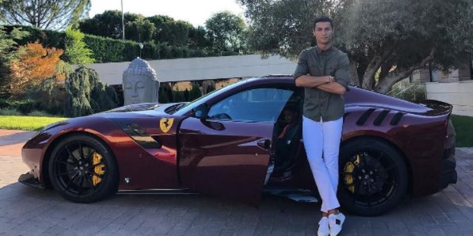 رونالدو يشتري سيارة "بوغاتي تشيرون" جديدة بـ3 ملايين دولار