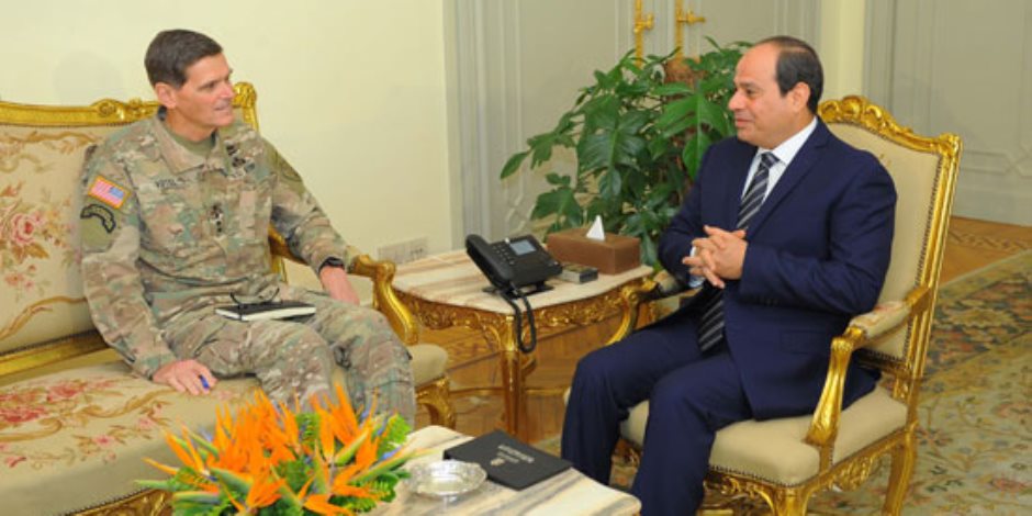  الرئيس السيسي يؤكد على أهمية العلاقات العسكرية بين مصر والولايات المتحدة