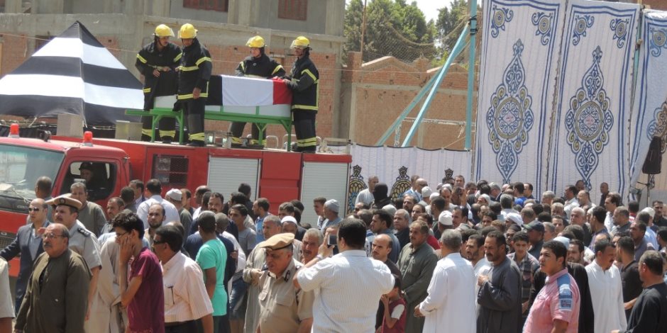 السكرتير العام ومدير الأمن يشهدان جنازة مهيبة لشهيد سيناء بالمنوفية