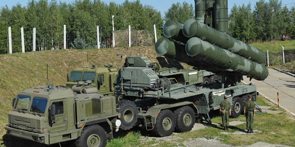 روسيا تستلم من تركيا دفعة مقدمة لنظام صواريخ إس-400