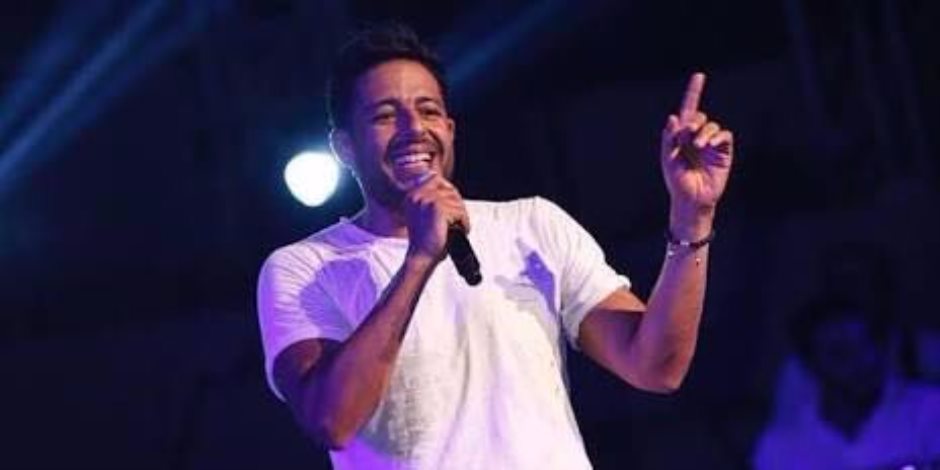 محمد حماقى يغنى لـ"خليك زى آدم " ببلاش