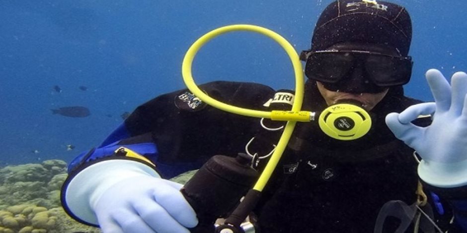 الغواص المصري صدام كيلاني يستعد للقيام بأطول غطسة تحت الماء بدهب