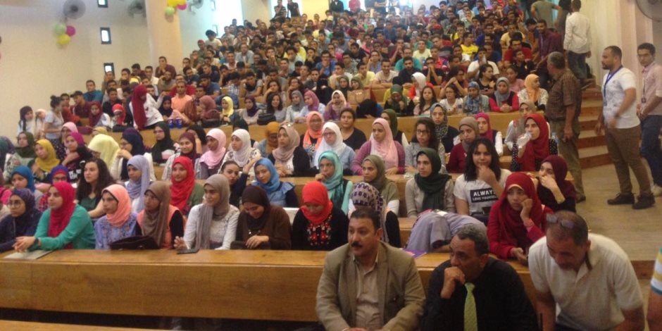 نواب جامعة عين شمس يفتتحون العام الجامعي بكلية الحاسبات والمعلومات 