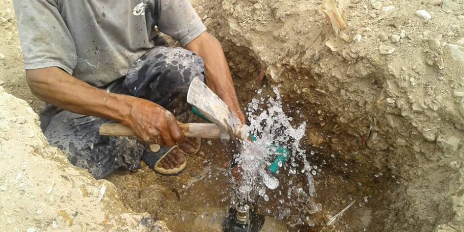  شركة صرف الأقصر توقع بروتوكولا لتوصيل المياه لـ17 قرية ونجع بإسنا (صور) 