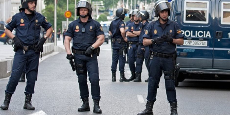 الشرطة الإسبانية: القبض على شخص بتهمة تجنيد متطرفين لـ"داعش" بـ سبتة
