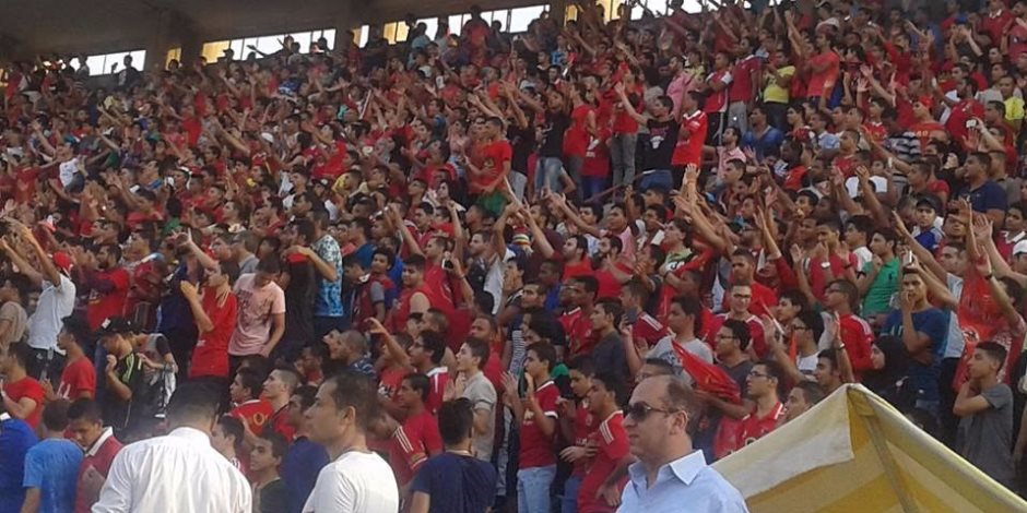 جماهير الأهلي تحتشد فى ملعب التتش قبل موقعة رادس (صور وفيديو)