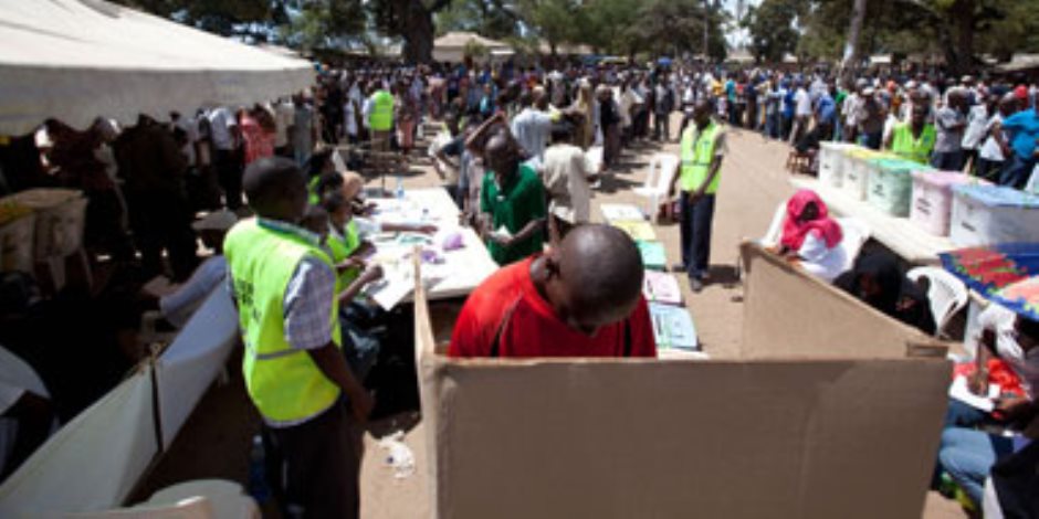 كينيا تأجل موعد إعادة انتخابات الرئاسة إلى 26 اكتوبر المقبل