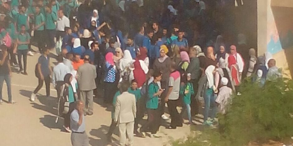 مدرسة بالقاهرة الجديدة تضرب عن العمل في أول يوم دراسي