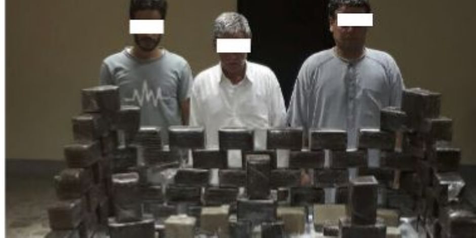 القبض على ثلاثة متهمين بالإسكندرية بحوزتهم 120 كيلو حشيش