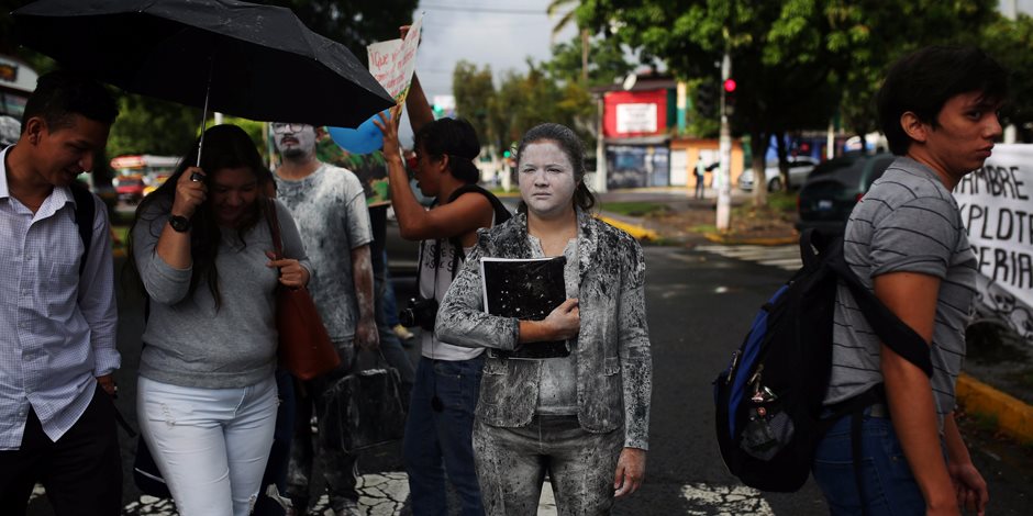 طلاب السلفادور يحتجون على سياسة الحكومة (صور)