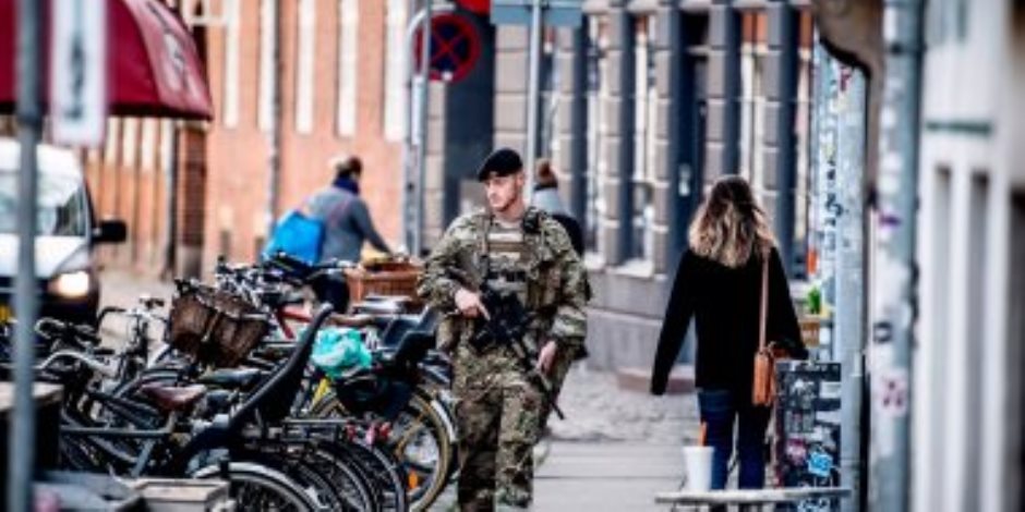نشر جنود لحماية كنيسة كوبنهاجن بمناسبة يوم الغفران