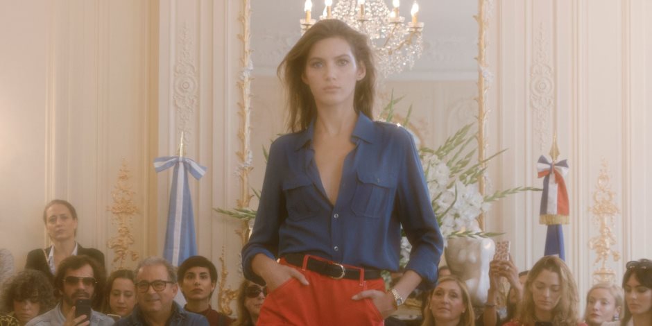 التسعينيات بلمسة عصرية تعرضها مجموعة vanessa seward في أسبوع الموضة بباريس