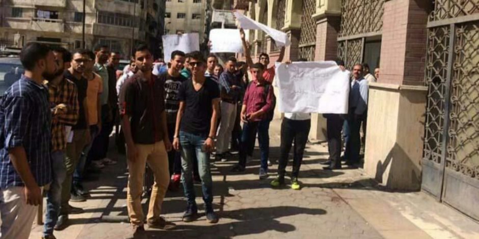 وقفة احتجاجية لطلاب المدن الجامعية بالإسكندرية (صور)
