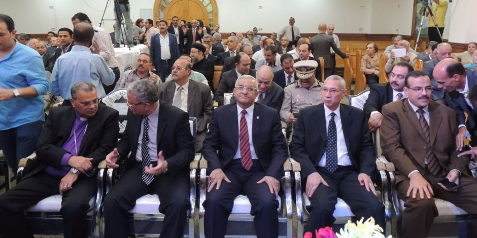 قيادات أمن المنيا تحضر افتتاح الكنيسة الإنجيلية ببني مزار بعد ترميمها (صور)