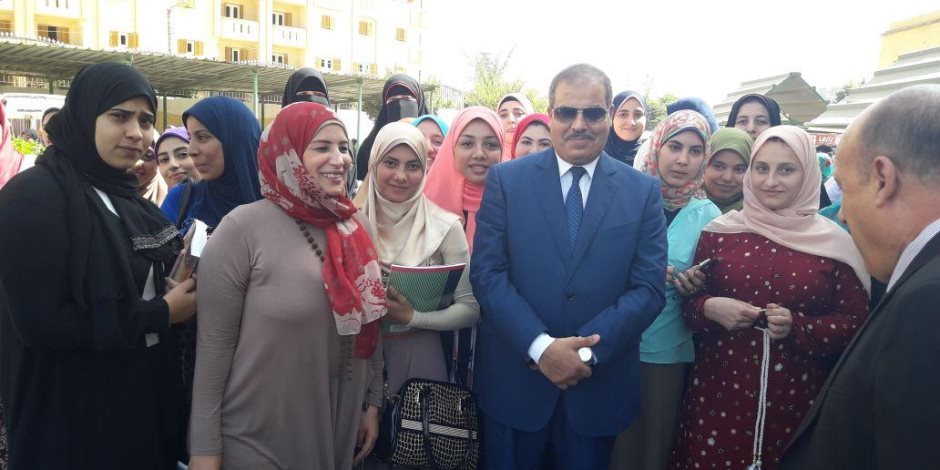 "المحرصاوي" يزور طلاب الأزهر بكفر الشيخ ويهنئهم بالعام الدراسي الجديد