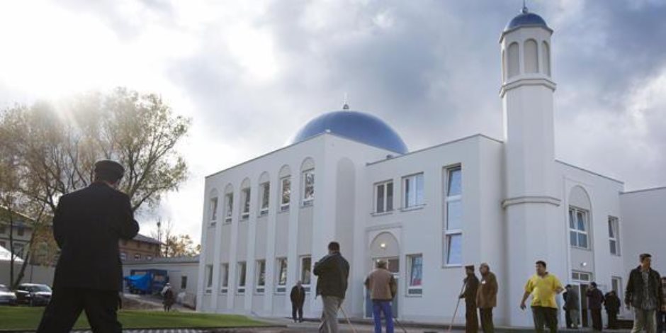 بعد اعتقال أحد الأئمة يجند الشباب.. ذعر في أوروبا من المساجد غير الشرعية 