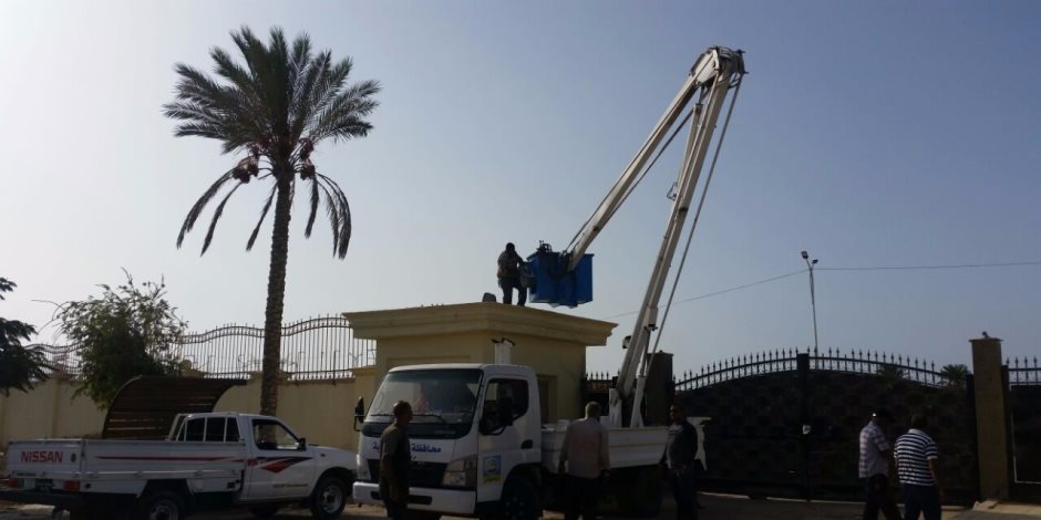 الانتهاء من تركيب كشافات الإضاءة باستاد برج العرب قبل مباراة مصر والكونغو