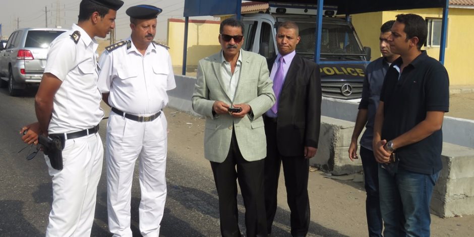 جولة مفاجئة لمدير أمن الإسماعيلية لتفقد الارتكازات على طريق الإسماعيلية القاهرة
