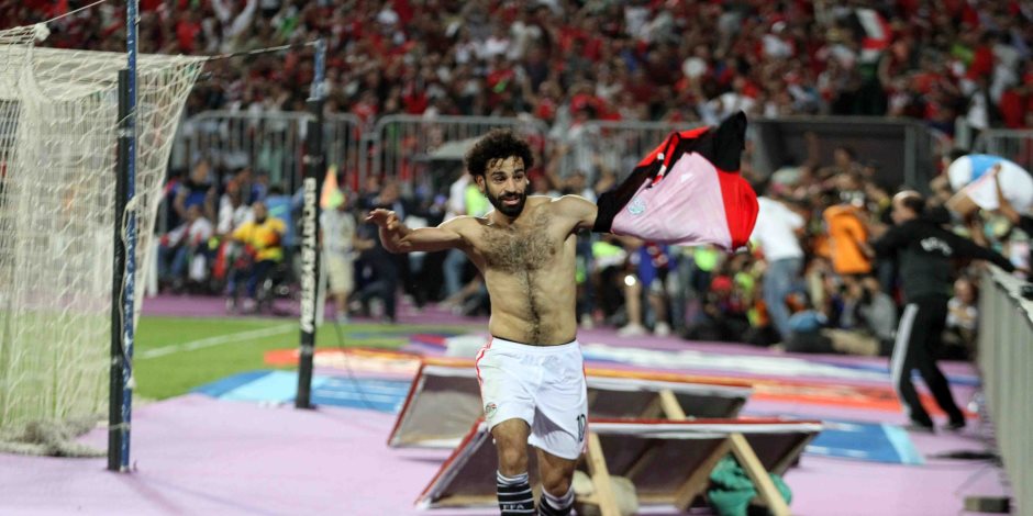 لاعبو منتخب مصر يحتفلون بالتأهل للمونديال (صور)