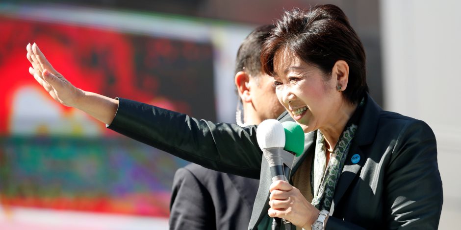 استعدادا للانتخابات.. حاكمة طوكيو تجوب شوارع المدينة (صور) استعدادا للانتخابات.. حاكمة طوكيو تجوب شوارع المدينة (صور)