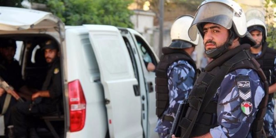 نشر 3000 عنصر من الشرطة الفلسطينية التابعة للسلطة فى غزة 