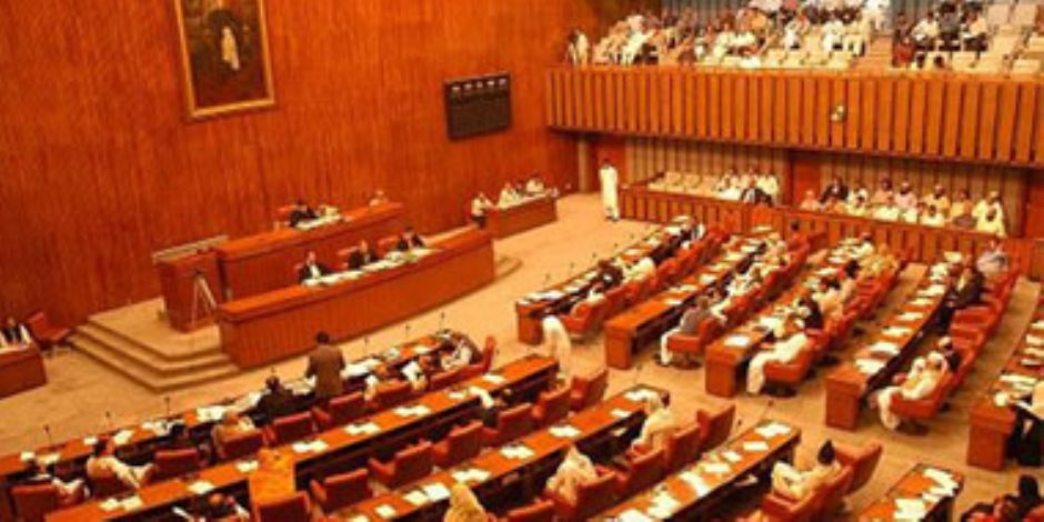 مجلس الشيوخ الباكستاني يرفض اقتراحا برفع سن الزواج ويعتبره "غير إسلامي"