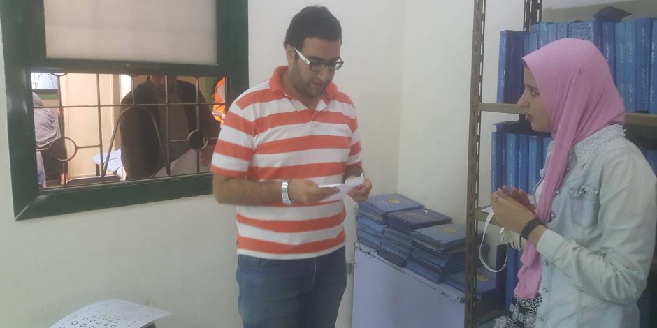 جامعة الإسكندرية تنظم قافلة طبية لإجراء الكشف على مرضى العيون بقرية بكفر الشيخ (صور)