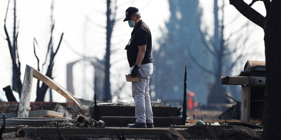 "أمريكا بتولع".. انتشار سريع لحرائق غابات كاليفورنيا بسبب الرياح