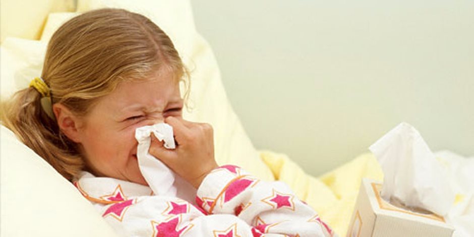 علماء يحاولون تطوير لقاح للانفلونزا يتناوله الشخص مرة واحدة فى العمر