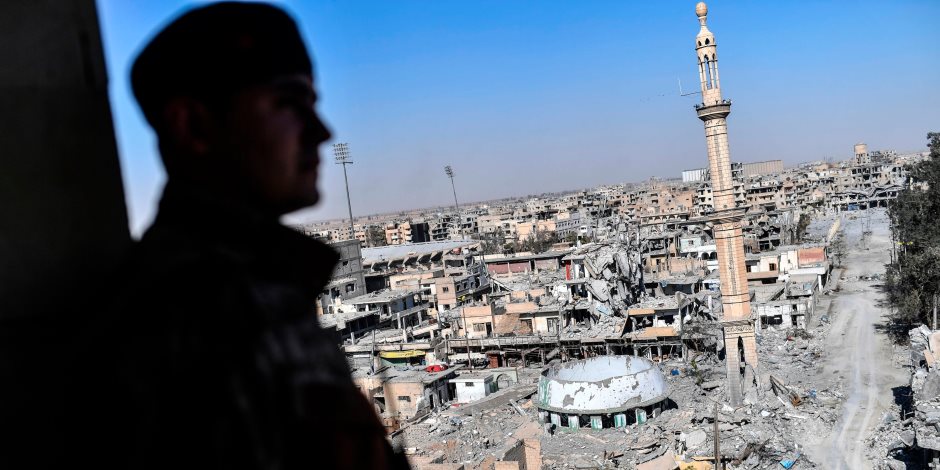 "قوات سوريا الديمقراطية" تشتبك مع داعش لاستعادة آخر منطقتين بالرقة من قبضتها