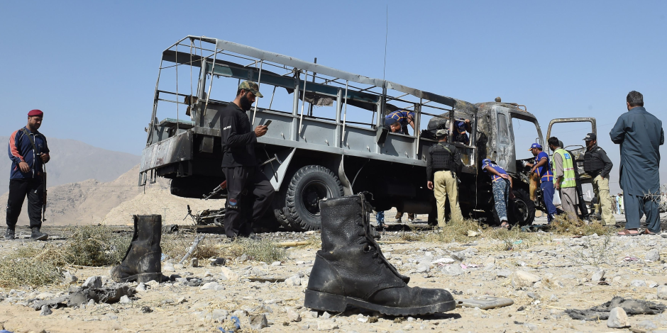 مقتل 7 في تفجير انتحاري استهدف سيارة للشرطة في باكستان