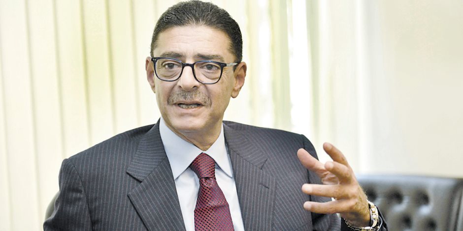 محمود طاهر يصل الأهلى تمهيدآ لتقديم أوراق ترشحه لإنتخابات النادي