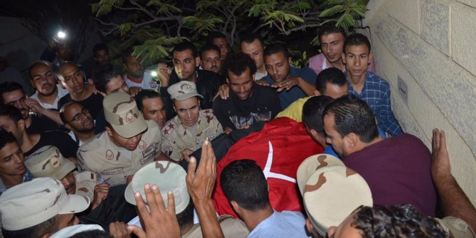قيادات الإسماعيلية تشيع جثمان شهيد الحادث الإرهابي بشمال سيناء