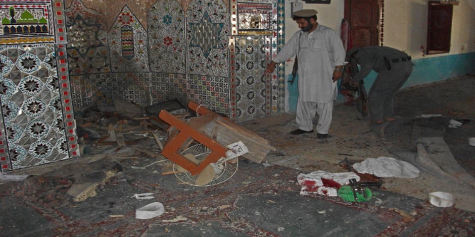مقتل 30 شخصا في تفجير انتحاري داخل مسجد في أفغانستان