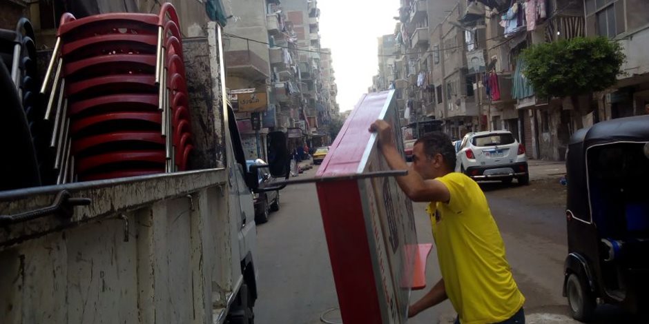 حملة لإزالة الإشغالات بشوارع شرق الإسكندرية (صور)