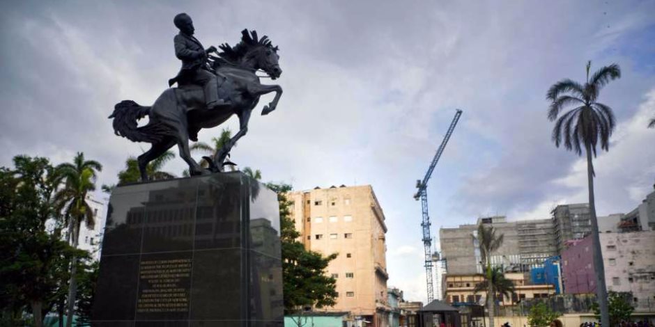  هدية من نيويورك.. كوبا تكشف النقاب عن تمثال لخوسيه مارتي