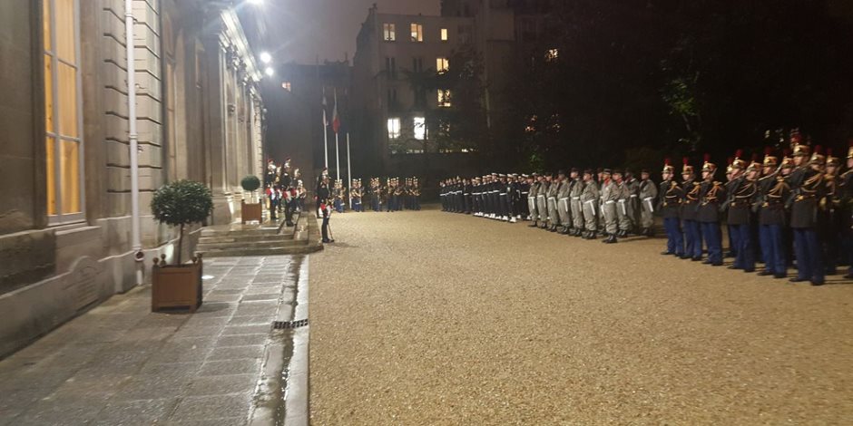 وزارة الدفاع الفرنسية تقيم مراسم استقبال للرئيس السيسي (صور)