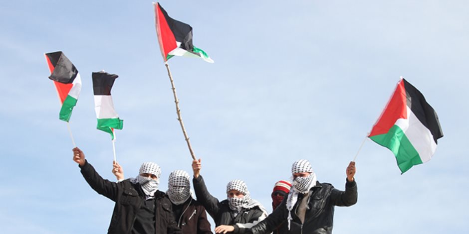 في الذكرى الـ100 لوعد بلفور.. فلسطينيون ينظمون احتجاجات أمام سفارة بريطانيا فى "تل أبيب"