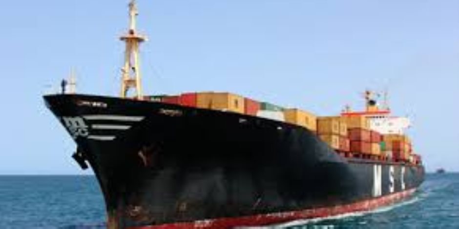 سفينة شحن بريطانية تتعرض لأضرار طفيفة قبالة سواحل اليمن