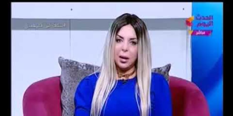بعد مطالبتها بالمحاكمات العسكرية.. كتائب الإخوان تسخر من مذيعة "قصت شعرها على الهواء"