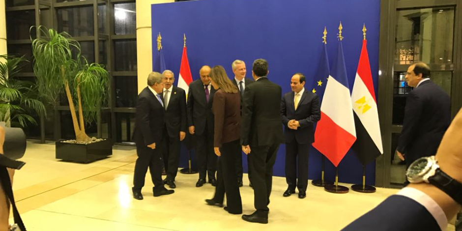 السيسي يشهد توقيع اتفاقية بين وزير النقل ونظيره الفرنسي لإنشاء خط مترو (صور)