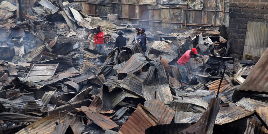 لليوم الثالث على التوالى .. استمرار الحرائق فى كينيا بعد الانتخابات الرئاسية (صور)