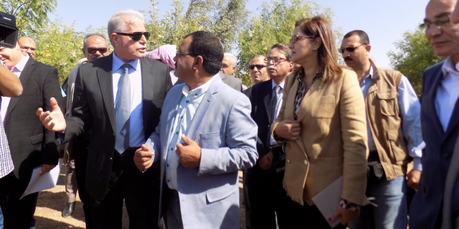 بالصور.. 3 وزراء يتفقدون مشروعات تنموية بجنوب سيناء.. وعودة توزيع 5 أفدنة على الشباب