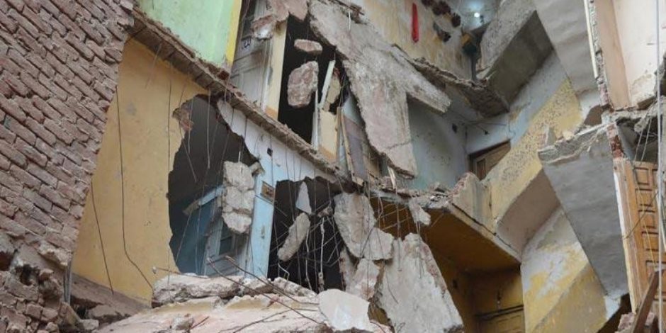 إصابة شخصين إثر انهيار عقار بكرموز في الإسكندرية
