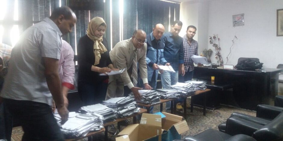 "عمليات حب الوطن" في الجيزة تجمع آلاف التوقيعات لحملة "علشان تبنيها" (صور)