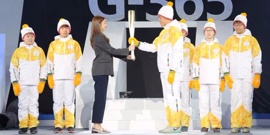 قبل استضافة ألعاب 2018 الشتوية.. كوريا الجنوبية تستقبل الشعلة الأوليمبية
