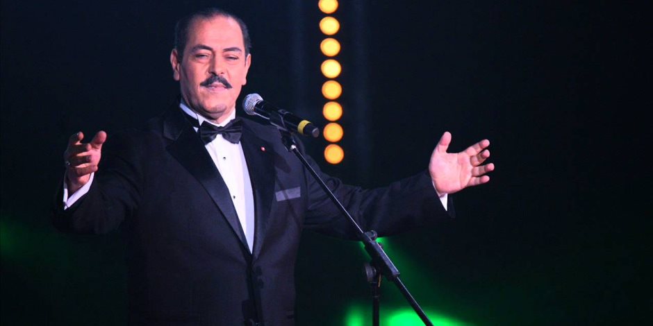 النجم التونسي لطفي بوشناق يحيي حفلا في المسرح الكبير 4 نوفمبر (صور)