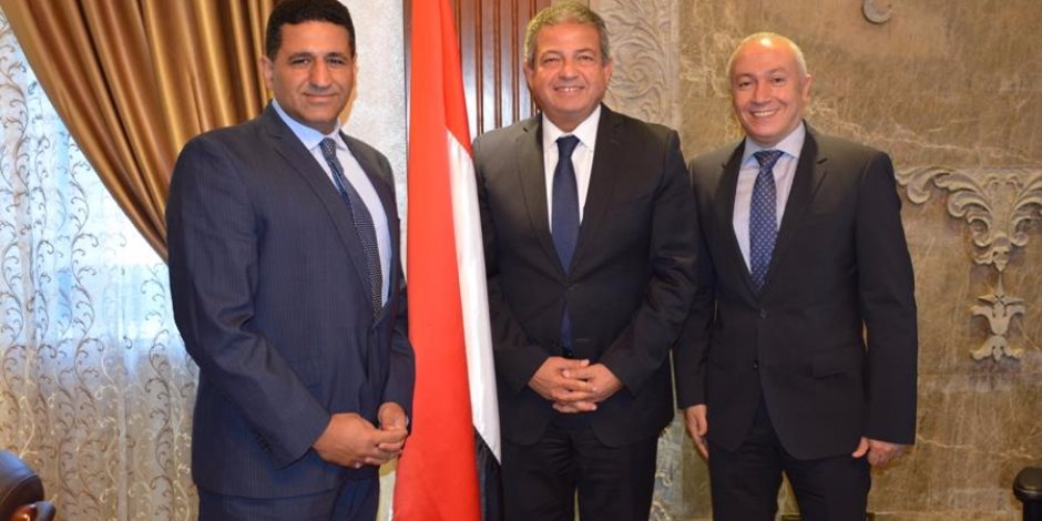وزير الشباب والرياضة يستقبل سفير مصر لدى صربيا
