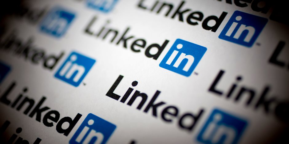 «LinkedIn Salary».. خاصية جديدة تصنف رواتب الموظفين والشركات.. تعرف عليها