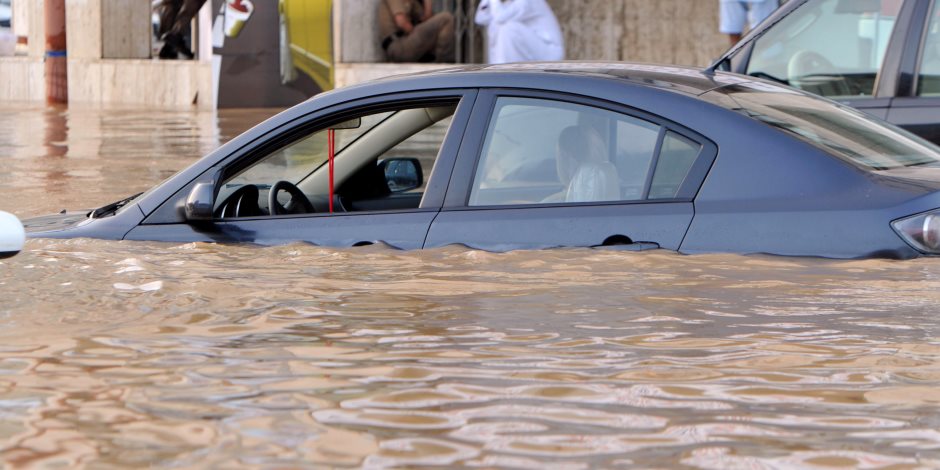 معلومات الوزراء: تغير الرياح وراء غرق القاهرة الجديدة في مياه الأمطار (فيديو)